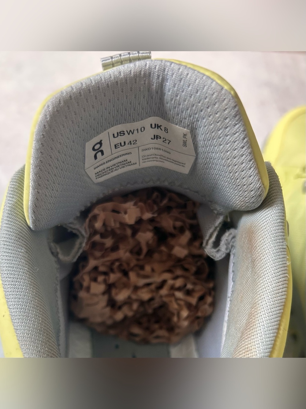 On Cloudtrax Waterproof Hiking Shoes - Picture 5 of 9
